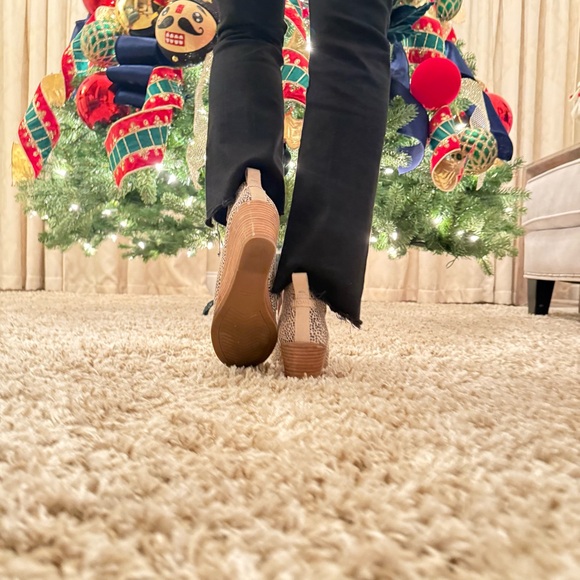 Toms Beige and Black Wedge Shoes - Picture 3 of 3